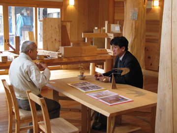 浅田准教授が来場されました