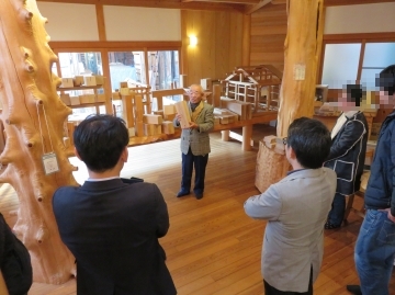 某ハウスメーカーの方がお客様を連れて木力館を見学されました